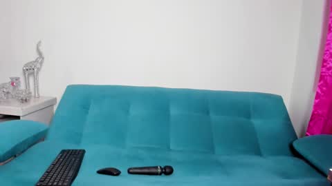 Victoria  online show from September 26, 6:45 pm