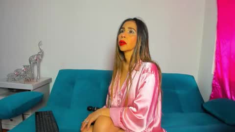 Victoria  online show from November 30, 4:11 pm