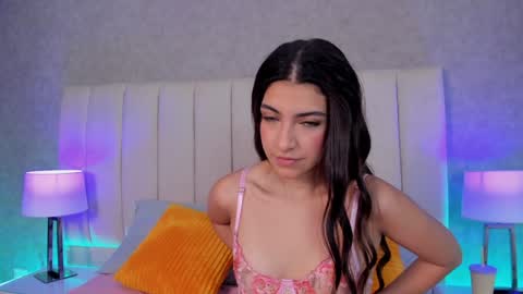  Victoria Lozano  online show from December 18, 12:40 pm