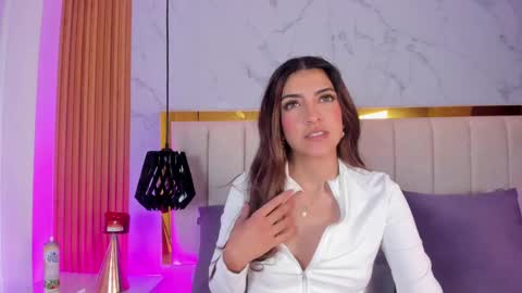  Victoria Lozano  online show from February 25, 1:06 pm