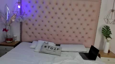 Snapshot of victoria_kitt chatting on June 14, 2:24 am victoria_kitt online show from June 14, 2:24 am