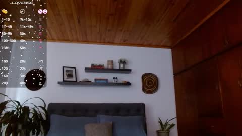 VICTORIA MARTELO online show from October 23, 12:04 pm