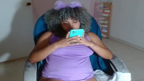 Snapshot of victoria_miler chatting on January 19, 10:17 pm VICKY online show from January 19, 10:17 pm