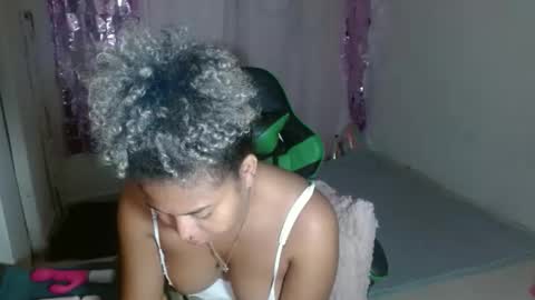 Snapshot of victoria_miler chatting on December 3, 12:58 pm VICKY online show from December 3, 12:58 pm