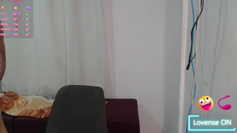 Snapshot of victoria_milf06 chatting on December 9, 7:28 am victoria online show from December 9, 7:28 am