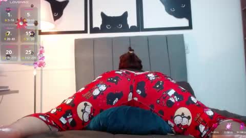 Snapshot of victoria_monteroo chatting on February 18, 2:16 am Call me Vic online show from February 18, 2:16 am