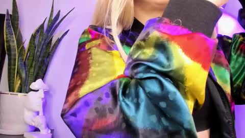 D A N I online show from November 3, 5:36 pm