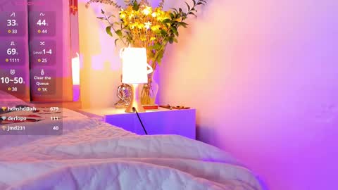 VICTORIA online show from February 12, 11:20 pm