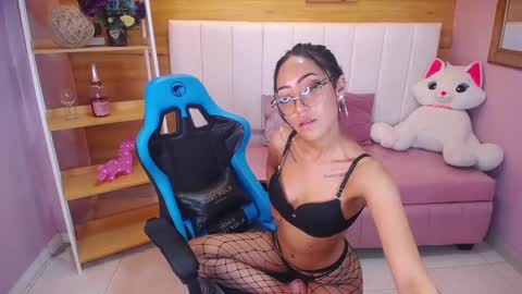 Snapshot of victoria_ricci_a chatting on February 14, 5:46 pm Victoria  online show from February 14, 5:46 pm