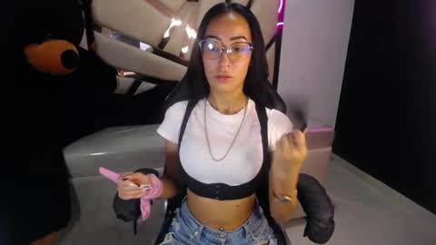 Snapshot of victoria_ricci_a chatting on February 27, 4:43 pm Victoria  online show from February 27, 4:43 pm