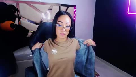 Snapshot of victoria_ricci_a chatting on March 1, 4:44 pm Victoria  online show from March 1, 4:44 pm