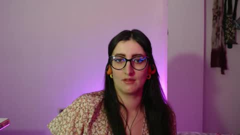 Victoria online show from November 26, 9:38 pm