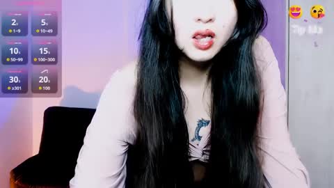 Victoria online show from April 3, 11:03 pm