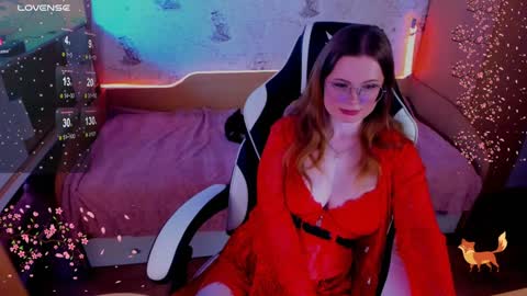 Snapshot of victoria_the_fox chatting on February 6, 5:57 am    -   The Divine Fox online show from February 6, 5:57 am