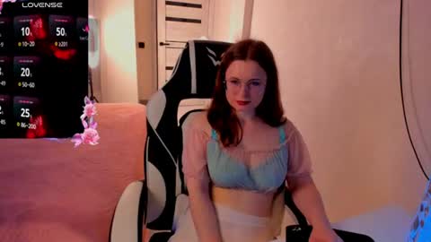 Snapshot of victoria_the_fox chatting on July 27, 6:09 am - The Divine Fox online show from July 27, 6:09 am