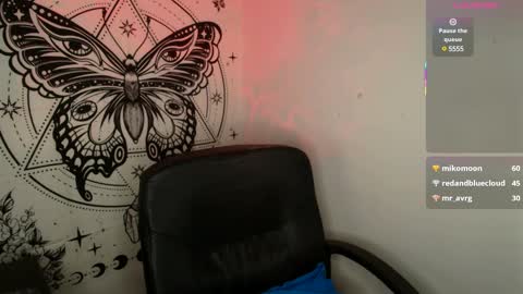 Snapshot of victoria_vox chatting on February 20, 2:35 pm Victoria online show from February 20, 2:35 pm