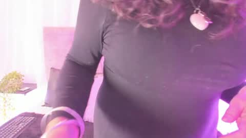 victoriaa_anderson_ online show from April 22, 2:18 pm