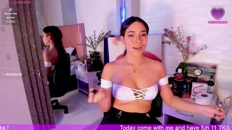 Victoria online show from November 21, 7:56 pm