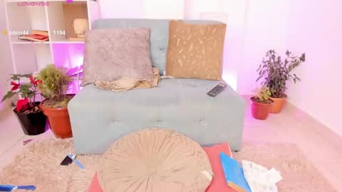 Victoria online show from April 19, 1:16 am