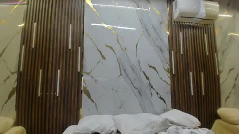 Victoria  online show from April 20, 9:05 pm