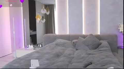 Miss V online show from March 2, 12:22 pm