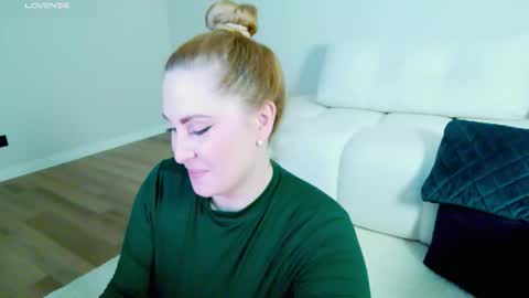 Miss V online show from November 14, 3:38 am