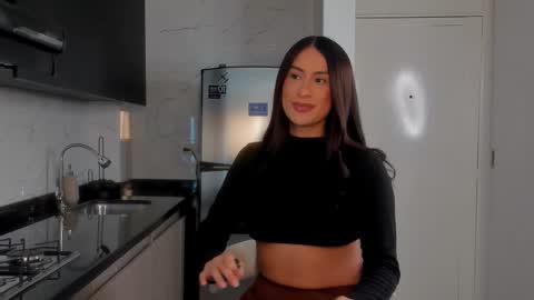 Snapshot of victoriafit7 chatting on December 17, 12:05 am Vcitoria online show from December 17, 12:05 am