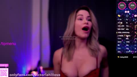 Snapshot of victoriahillova chatting on December 18, 3:37 am Victoria Hillova online show from December 18, 3:37 am