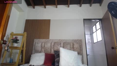 victoriamil1 online show from February 26, 8:44 pm