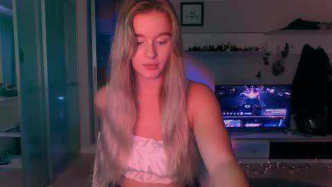 Snapshot of victoriande chatting on September 20, 11:11 am Eva and Victor online show from September 20, 11:11 am