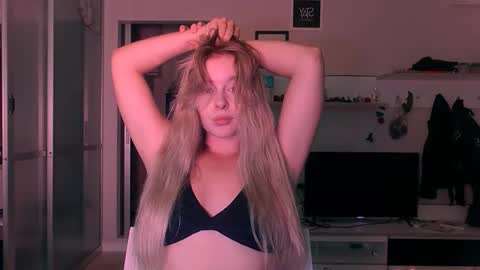 Snapshot of victoriande chatting on September 27, 1:16 pm Eva and Victor online show from September 27, 1:16 pm