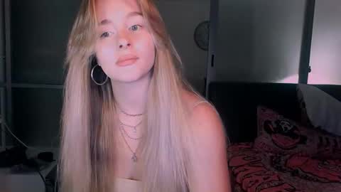 Snapshot of victoriande chatting on October 18, 11:33 am Eva and Victor online show from October 18, 11:33 am