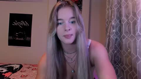 Snapshot of victoriande chatting on October 20, 12:27 pm Eva and Victor online show from October 20, 12:27 pm