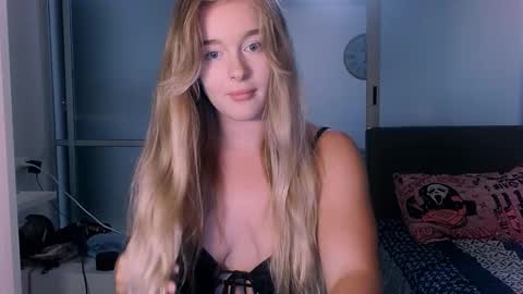 Snapshot of victoriande chatting on October 27, 11:58 am Eva and Victor online show from October 27, 11:58 am