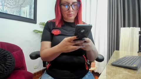 victoriapaker online show from May 30, 12:02 pm