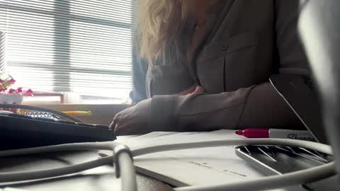 Victoria online show from November 14, 4:06 pm