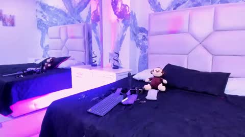 victoriasanz_ online show from September 11, 6:35 am