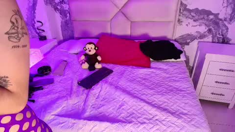 victoriasanz_ online show from September 20, 5:30 am