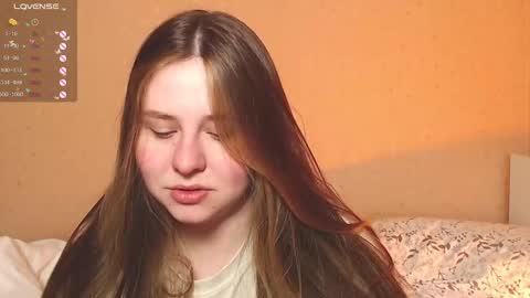 Snapshot of victoriassecrets_ chatting on February 21, 8:07 am victoriassecrets_ online show from February 21, 8:07 am