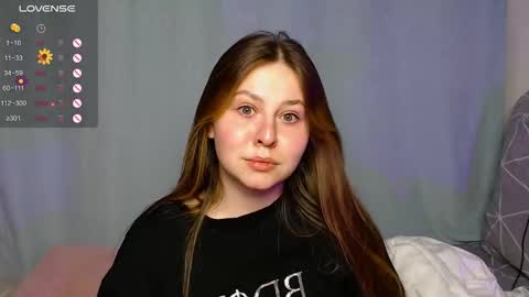 Snapshot of victoriassecrets_ chatting on September 17, 1:13 pm victoriassecrets_ online show from September 17, 1:13 pm