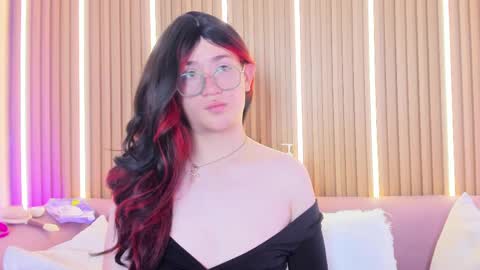 Snapshot of victoriastrom_ chatting on May 16, 6:50 pm victoriastrom online show from May 16, 6:50 pm