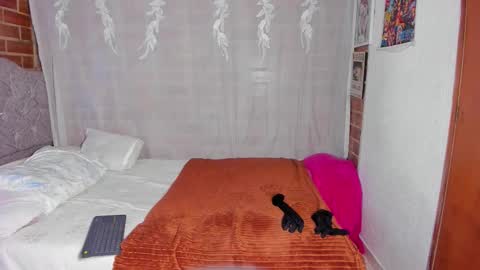 Victoria online show from February 21, 9:16 pm