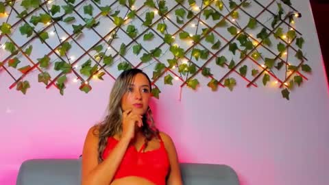 Snapshot of victoriia_rose_ chatting on November 30, 3:10 am victoriia_rose_ online show from November 30, 3:10 am