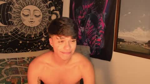 Snapshot of victorino_jhonson chatting on December 1, 8:53 pm Victorino Jhonson online show from December 1, 8:53 pm