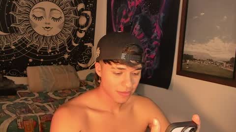 Snapshot of victorino_jhonson chatting on December 3, 5:23 pm Victorino Jhonson online show from December 3, 5:23 pm