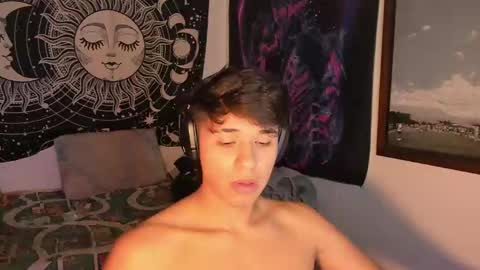 Snapshot of victorino_jhonson chatting on December 10, 12:50 am Victorino Jhonson online show from December 10, 12:50 am