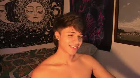 Snapshot of victorino_jhonson chatting on December 15, 4:15 pm Victorino Jhonson online show from December 15, 4:15 pm