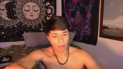 Snapshot of victorino_jhonson chatting on January 19, 10:17 pm Victorino Jhonson online show from January 19, 10:17 pm