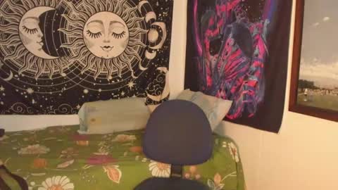 Snapshot of victorino_jhonson chatting on February 13, 11:47 pm Victorino Jhonson online show from February 13, 11:47 pm