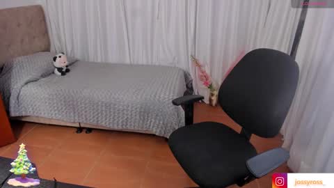 V  I C  T O R I A  online show from December 27, 8:39 pm